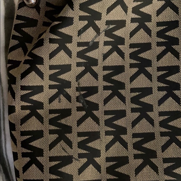 Michael Kors purse - Picture 3 of 8